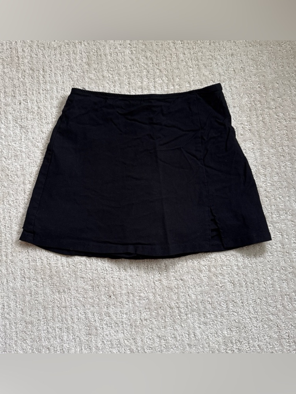 wild fable Black Mini Skirt with Subtle Side Seam